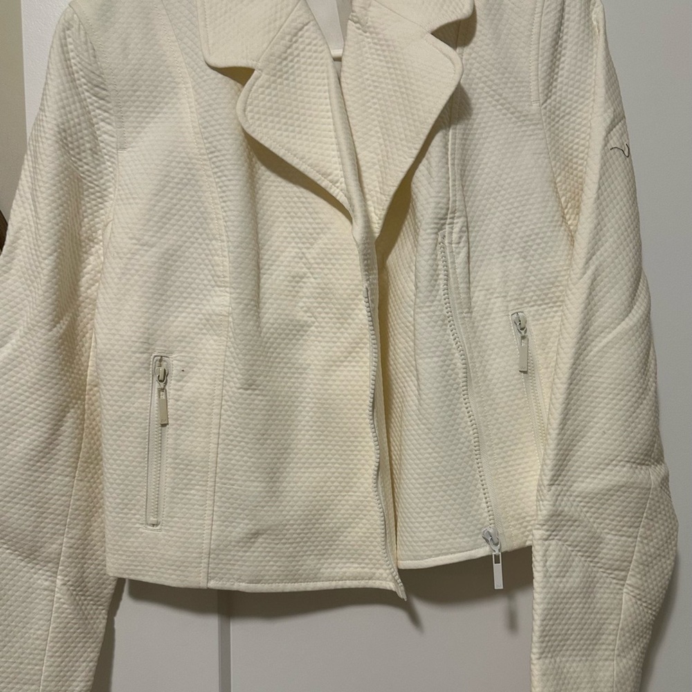Isaac Mizrahi Cream Blazer Structured Tailored